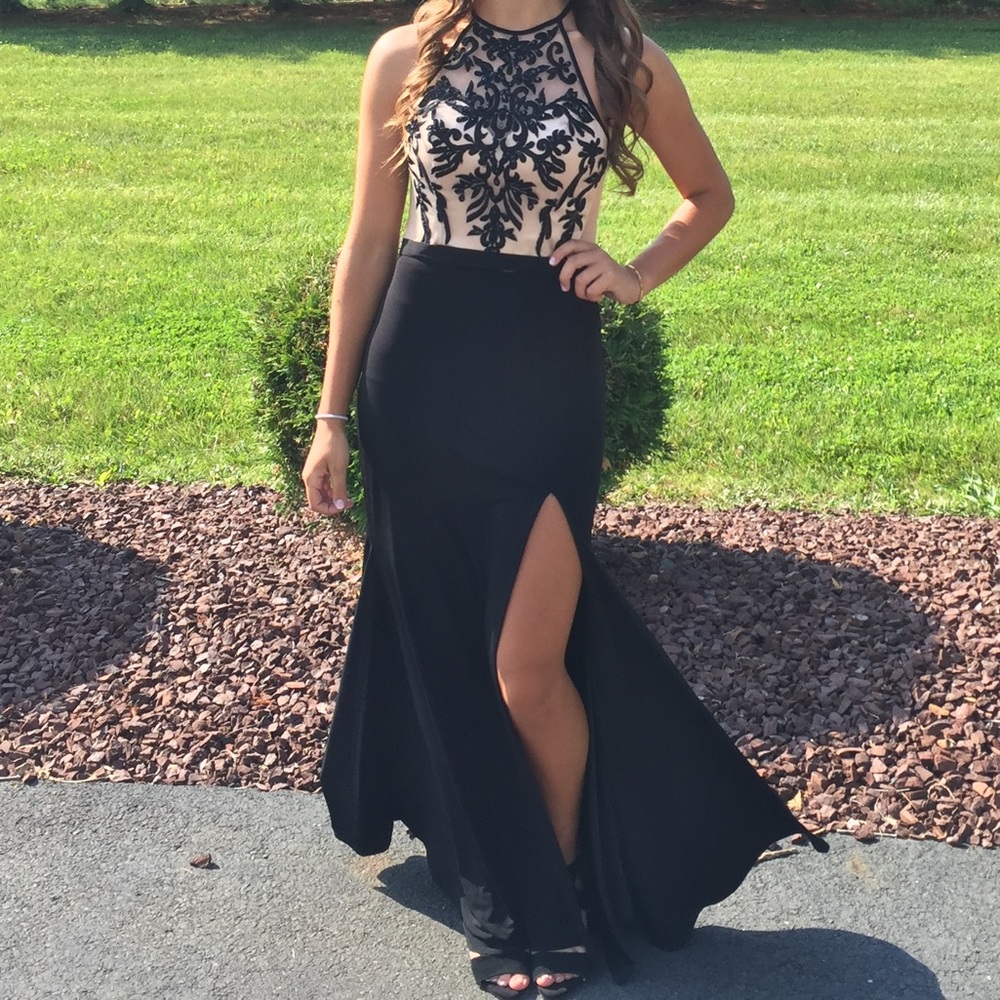 PROM DRESS! Mori Lee by Madeline Gardner Black and Nude with slit!